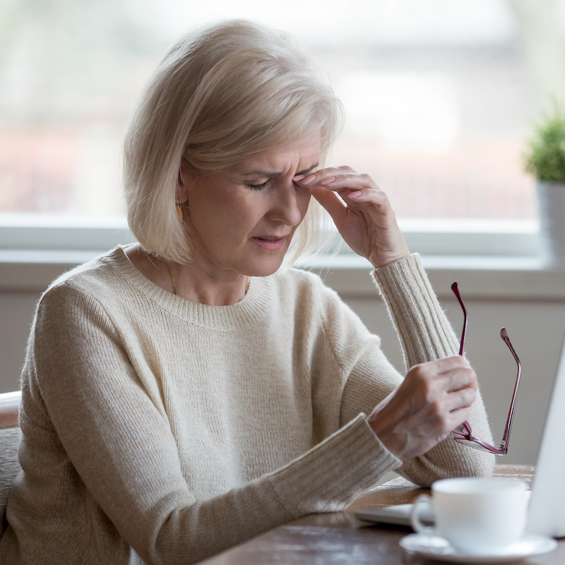 Symptoms and Signs of Presbyopia